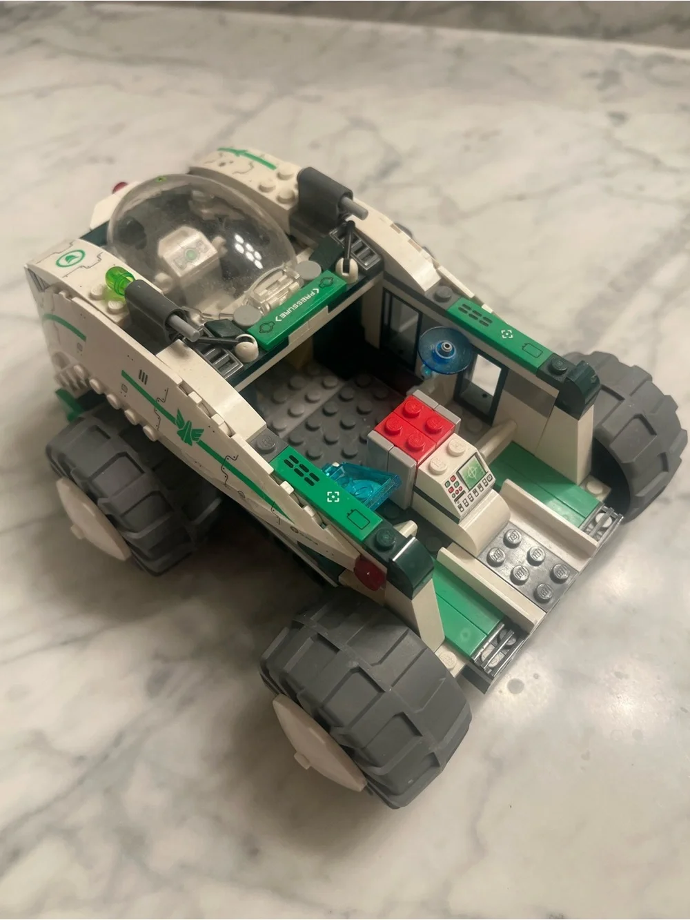 Lego Galaxy Squad vehicle